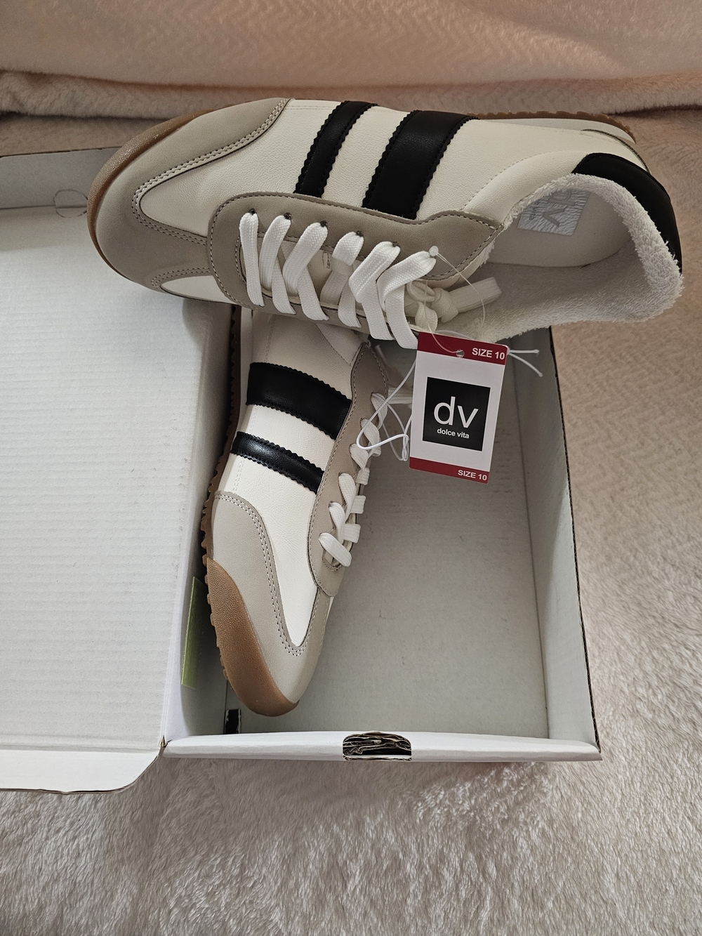 DV by Dolce Vita Rascal Retro T-Toe Sneakers White Black Gum Sole Women's 10